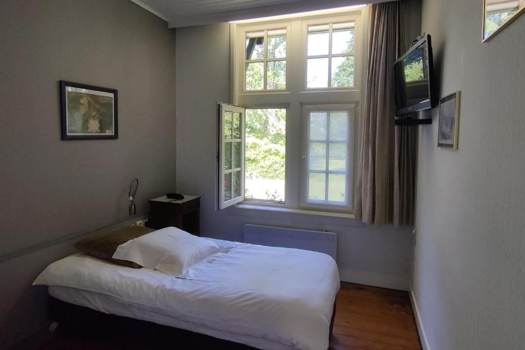 Hotel Kasteelhof 'T Hooghe Ieper Bagian luar foto