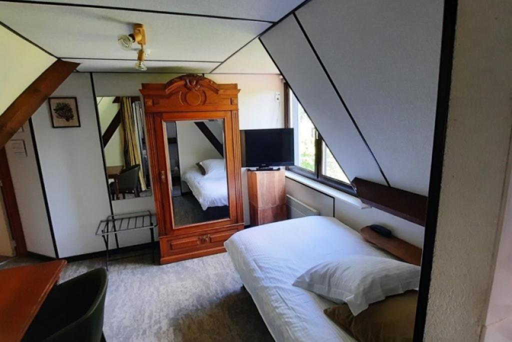 Hotel Kasteelhof 'T Hooghe Ieper Bagian luar foto