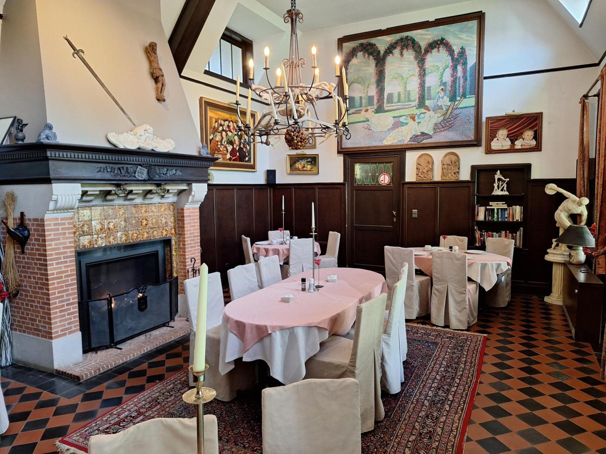 Hotel Kasteelhof 'T Hooghe Ieper Bagian luar foto